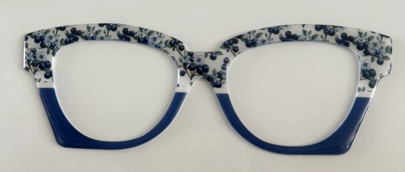 Wanda Case Topper; Busy Bee; blueberries/blue split