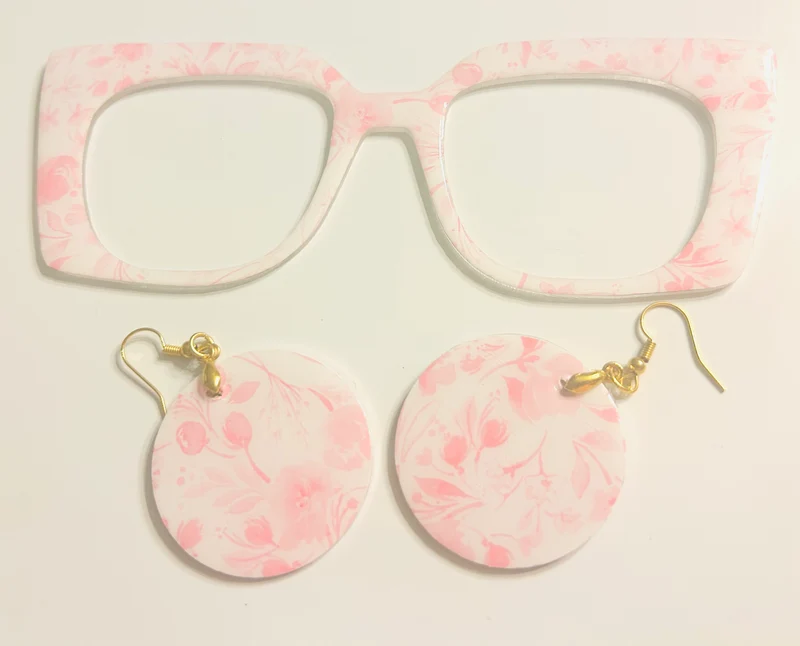 Murphy Topper; pink flowers with matching earrings