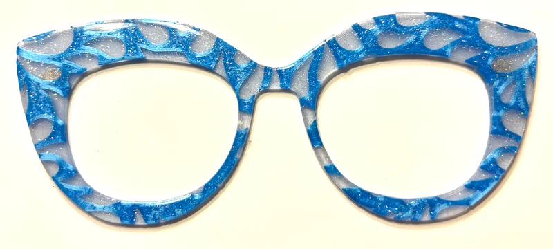 Reese Topper; Busy Bee; hybrid; translucent blue glitter swirls