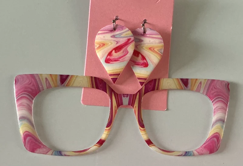 NEW Murphy Topper; hybrid; pink burgundy, and yellow paint swirls with matching earrings