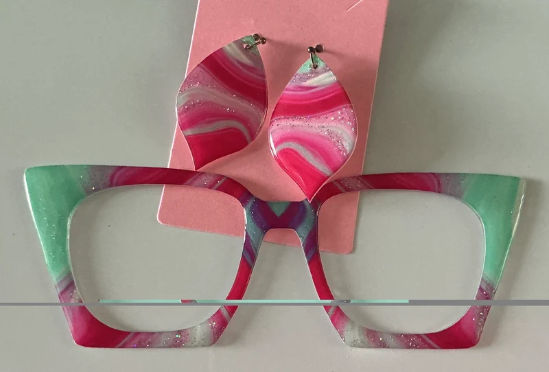 NEW Murphy Topper; hybrid; pink and gray swirls with matching earrings