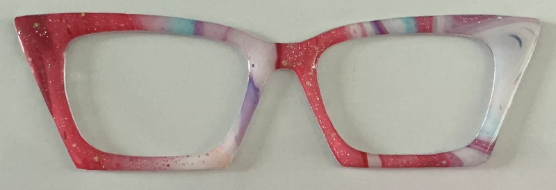 Larkin Cosmo Topper; red and white swirls