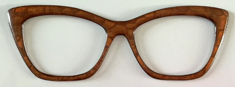 Wanda Topper; caramel tones