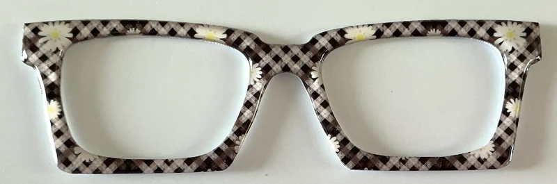 Larkin Case Topper; Busy Bee; black and white checkered daisy