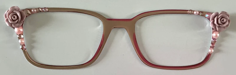 Finley Topper; Mel’s Sparkles; rose gold with rose embellishments in corners