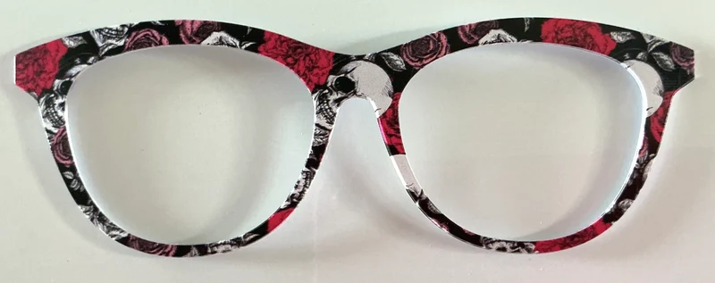 Brook Topper; skulls and roses