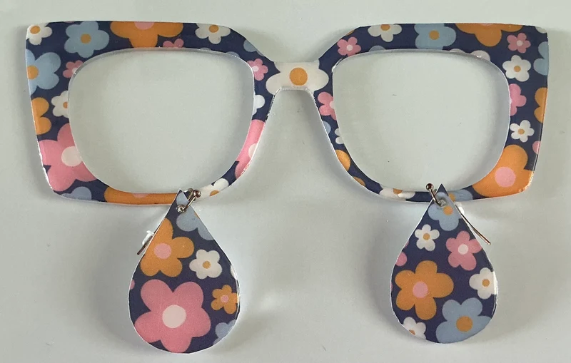 NEW Murphy Topper; Flowers on navy with matching earrings