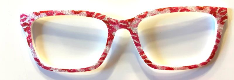 PAIR Larkin Topper; Glitter Red and Pink Lip Design