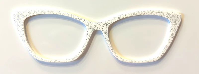 Wanda Topper; white glitter