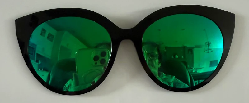 PAIR Zuri Topper; polarized sun topper-green tint; has a small scratch