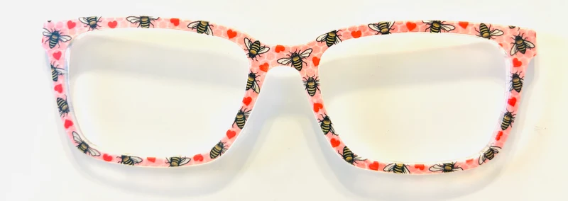 PAIR Larkin Topper; honeybees and hearts on pink