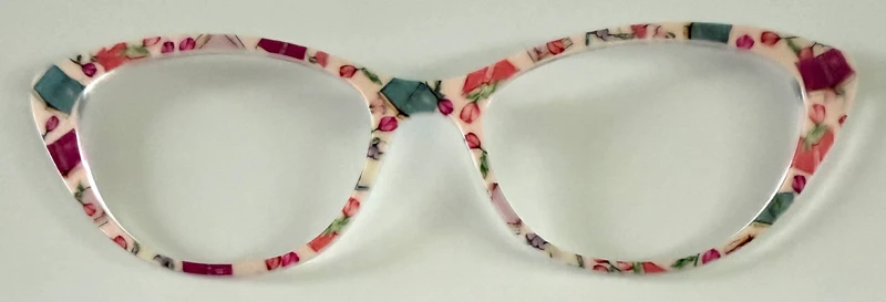 PAIR Ella Topper; books with roses