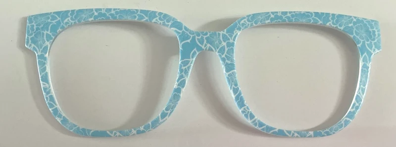 Murphy Topper; white flower outline on light blue