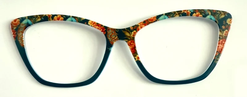 Wanda Topper; fall flowers/dark blue fade