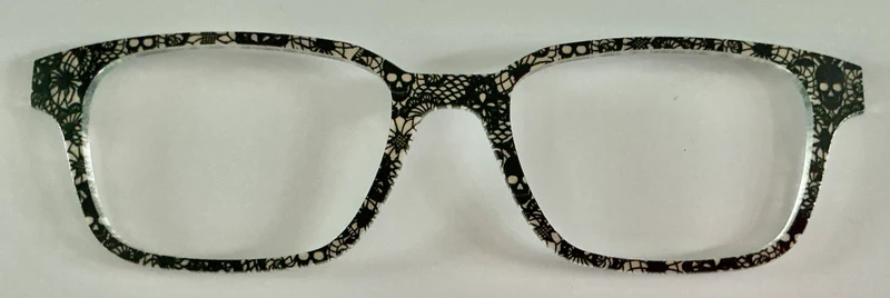 PAIR Finley Topper; spiders and skulls on lace