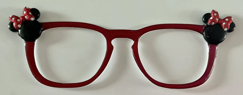 Twain Topper; red with Minnie Mouse Embellishments