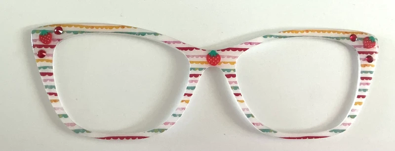 Wanda Topper; white striped strawberries