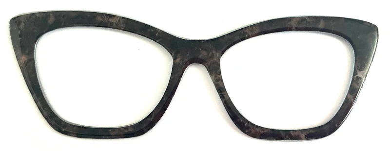 Wanda Topper; thick/ black and brown faint smoke