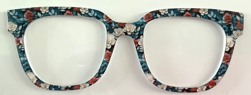 Murphy Topper; red, white, and blue flowers