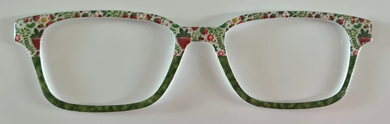 Finley Topper; strawberries/green split