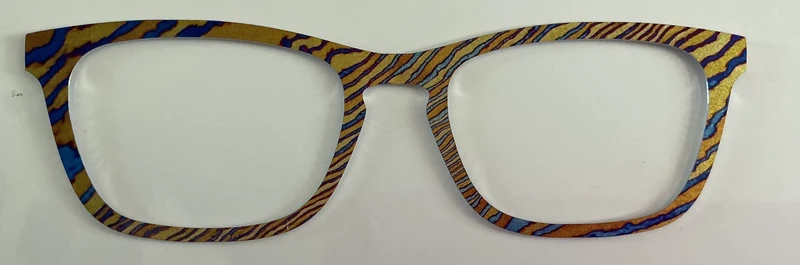 Casper Topper; metal; gold lines