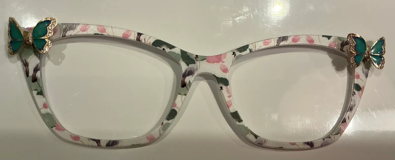 Wanda, white green floral with green butterfly corner embellishments
