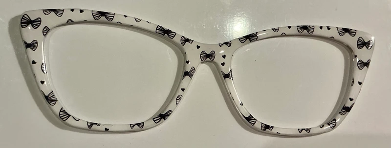 Wanda, Pop Your Toppers, white with black bows